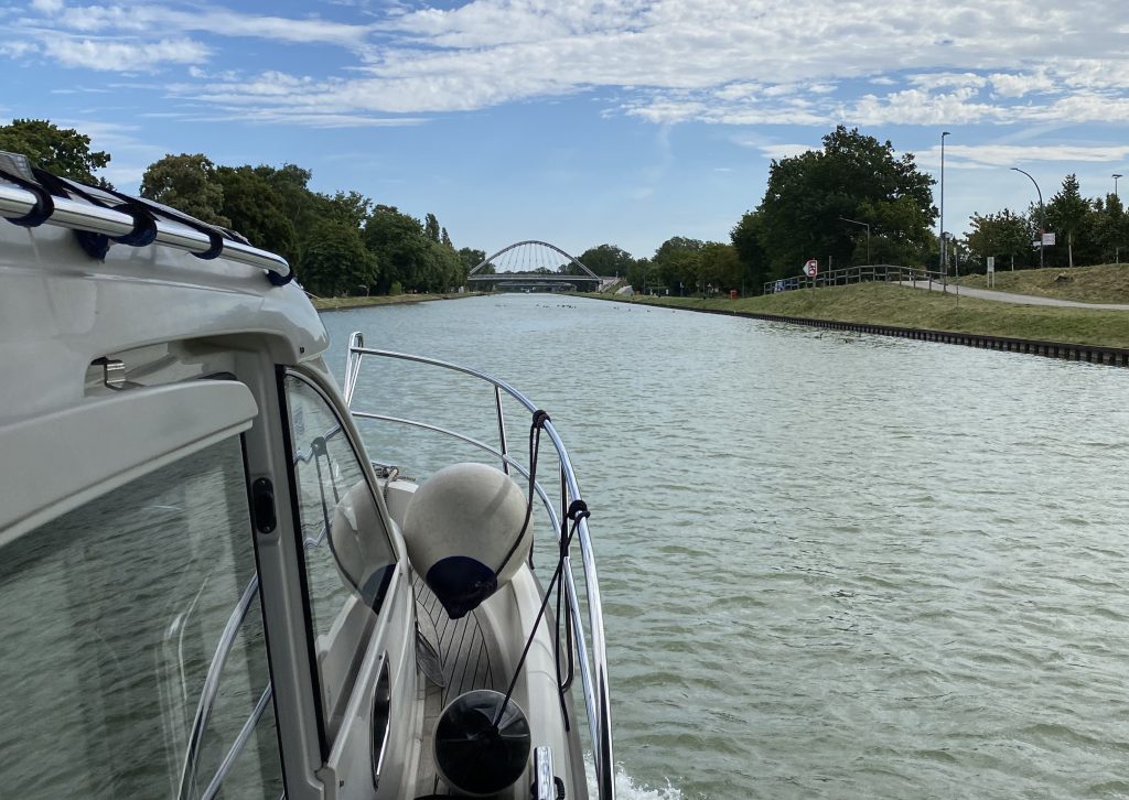 Von Duisburg durch die Kanäle gen&nbsp;Osten